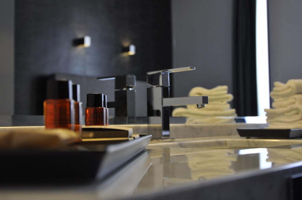 Place 24 Suites & Wellness روما الغرفة الصورة